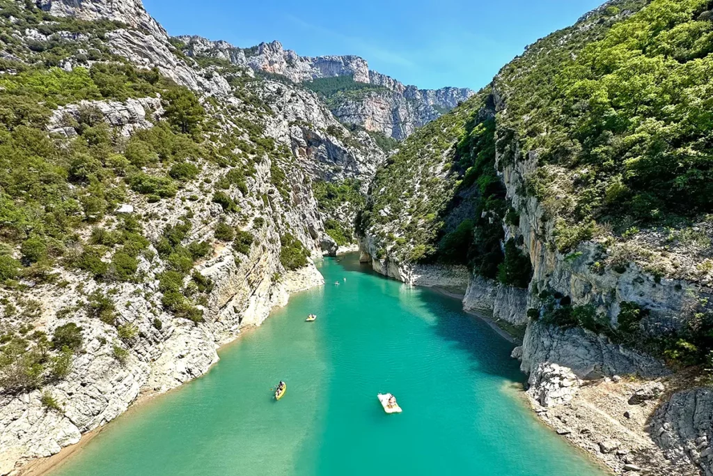 View from the Galetas bridge to the Sainte-Croix lake