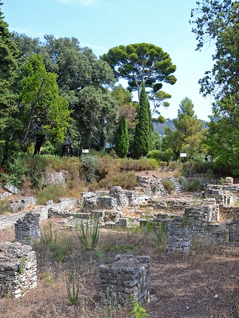 The ruins at the "Colline du château" in Nice