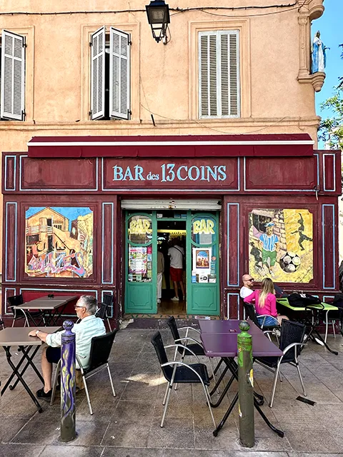 Visit of Le Panier in Marseille : the famous "bar des 13 Coins"