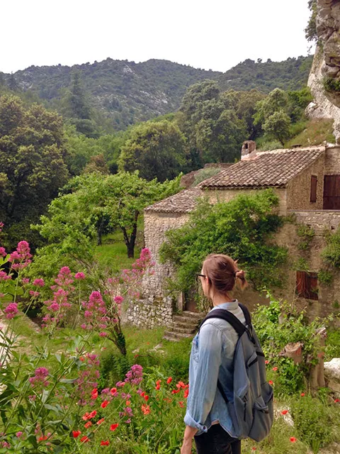 Visit of little stone houses in the Luberon