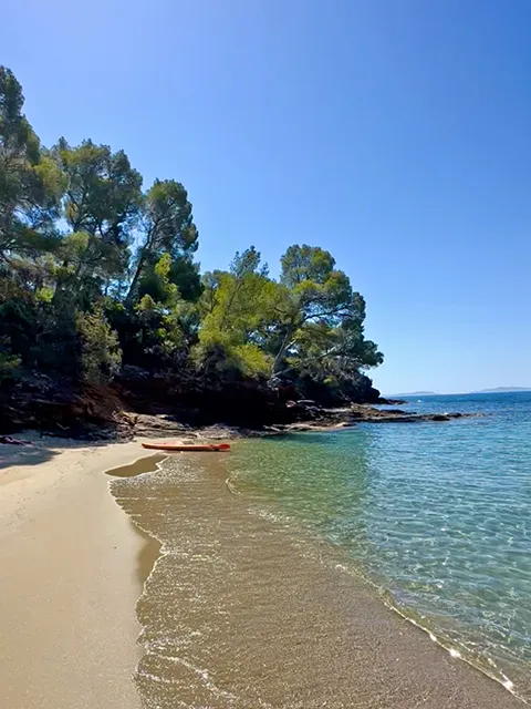 Discover the coast of Rayol-Canadel-sur-Mer by paddle