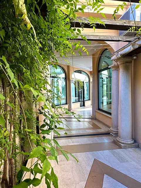 Visiting the village of Saint-Tropez during your 7 days trip