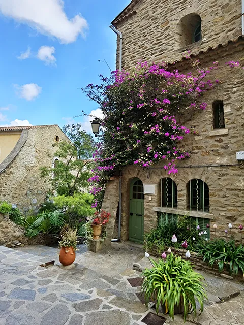 During your road trip in the south of France, take a stroll in Bormes-les-Mimosas