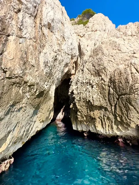 Entrance to the Capélan cave in Sormiou