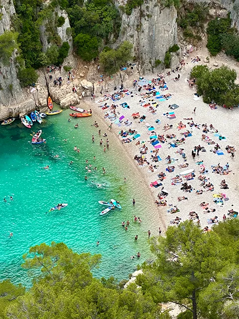 Relaxation and swimming at the calanque d'En-Vau