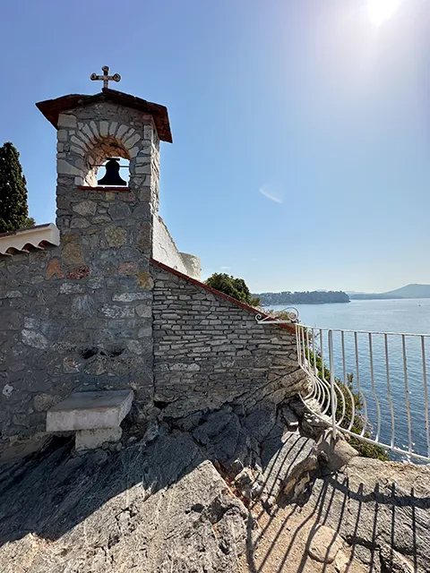 Chapel of Mejean cove and its panorama