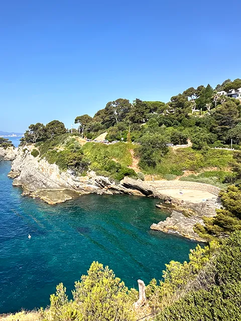 Fer Ă Cheval cove next to Mejean