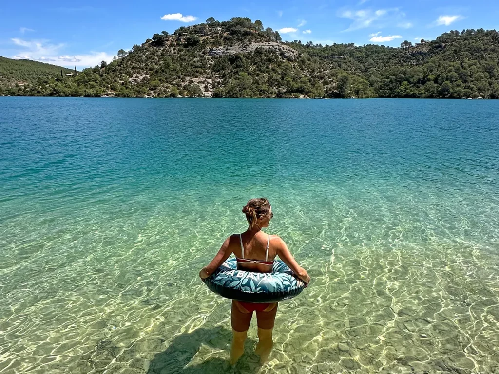 Esparron lake : where to swim ?