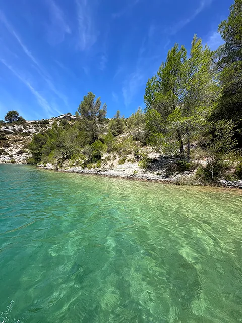 Swimming at Esparron lake near the Greoux dam