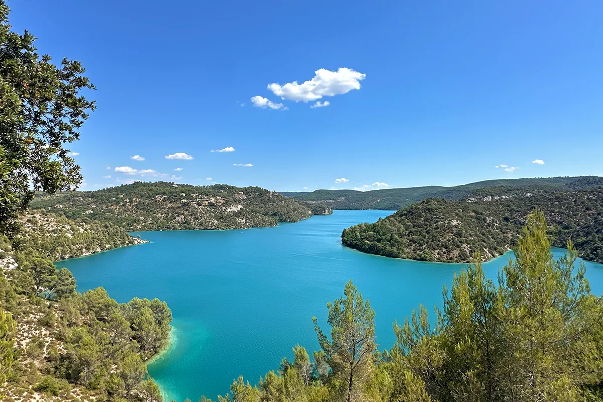 The best view of Esparron lake