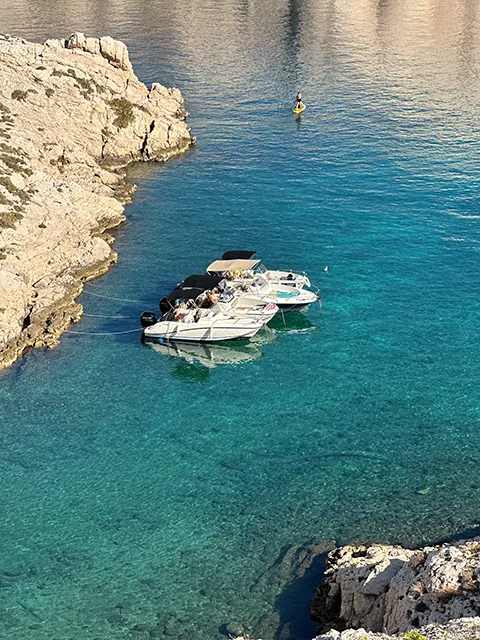 Rent a boat to visit the Frioul islands