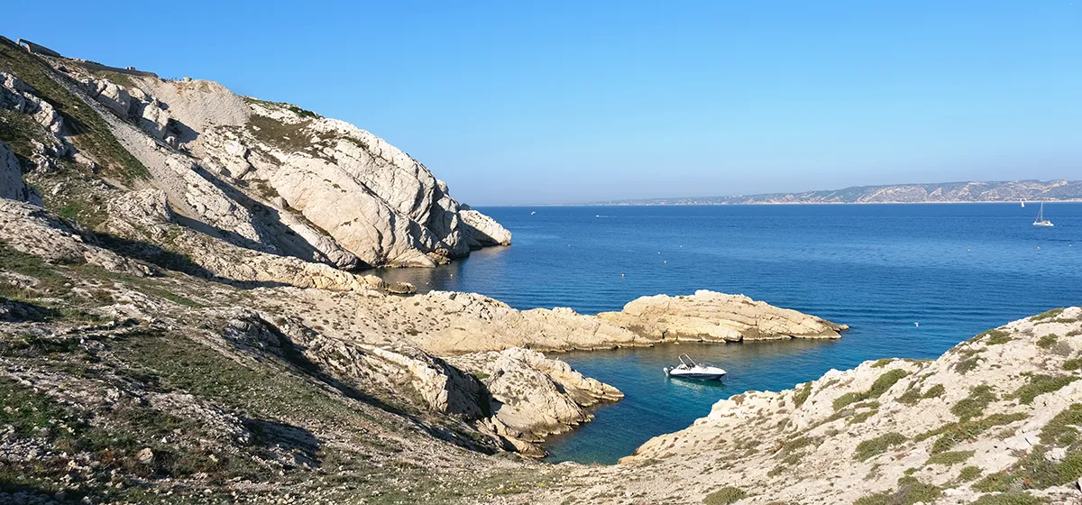 The coves of Port de Banc on Ratonneau island (Frioul)