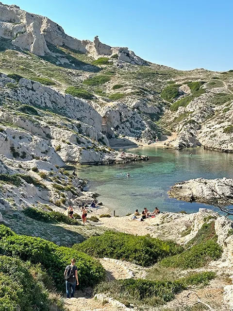 Visiting the Frioul islands by hiking on Pomegues Iiland