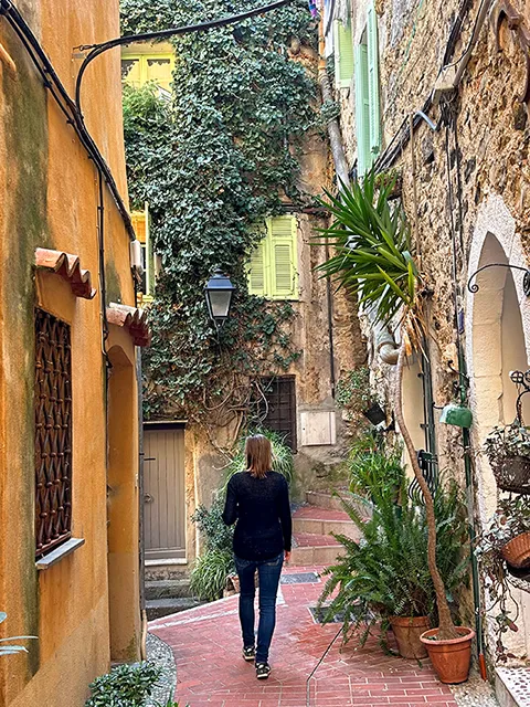 Visit the upper part of old Menton