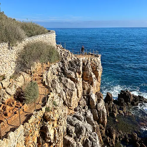 Hiking on Cap d'Antibes, a must-see in the south of France