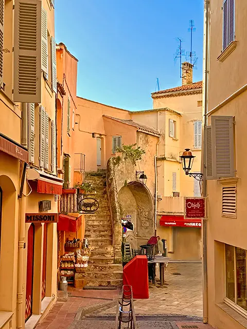 The streets of the authentic Saint-Tropez